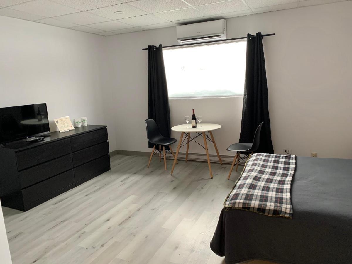 Hotel St-Alexis Saint-Raymond Luaran gambar